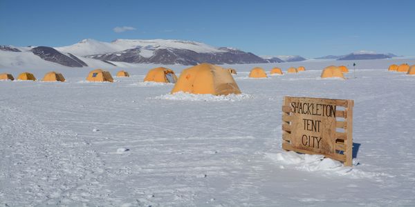 การเดินทางข้ามเวลา: การเดินทางสำรวจแอนตาร์กติกครั้งใหม่ค้นพบฟอสซิลโบราณได้อย่างไร