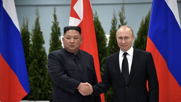 คิมจองอึนเยือนรัสเซียตามคำเชิญของวลาดิมีร์ปูติน